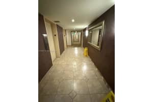 3625 N Country Club Dr 304, Aventura