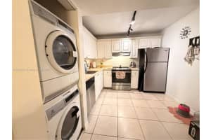 711 N Pine Island Rd 107, Plantation