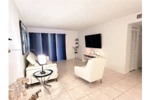 711 N Pine Island Rd 107 Plantation, FL 33324 - MLS#A11910204