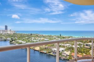 20191 E Country Club Dr 2206, Aventura