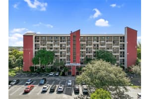 2206 S Cypress Bend Dr 801, Pompano Beach