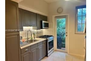 910 Lenox Ave 3 Miami Beach, FL 33139 - MLS#A11910247