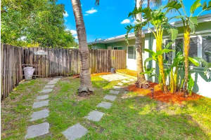 1050 Sw 30th St B Fort Lauderdale, FL 33315 - MLS#A11910286