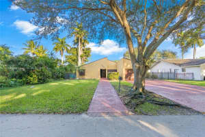 10667 Ne 11th Ct Miami Shores, FL 33138 - MLS#A11910323