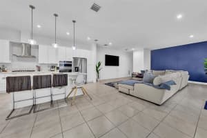 4346 Nw 81st Ave Doral, FL 33166 - MLS#A11910344