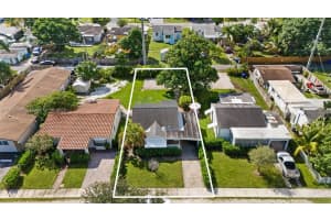 2230 Cleveland St Hollywood, FL 33020 - MLS#A11910380