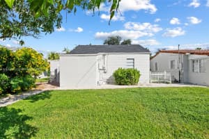 2230 Cleveland St Hollywood, FL 33020 - MLS#A11910380