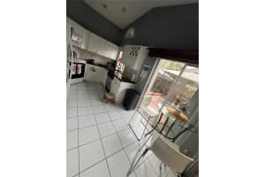 1327 Seagrape Cir Weston, FL 33326 - MLS#A11910395