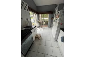 1327 Seagrape Cir Weston, FL 33326 - MLS#A11910395