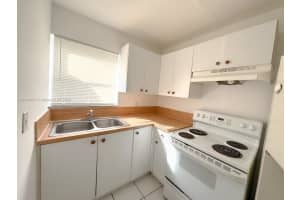 2840 Nw 15th Ct 2 Fort Lauderdale, FL 33311 - MLS#A11910421