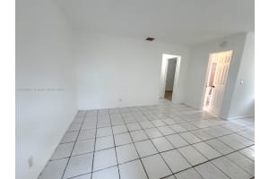 2840 Nw 15th Ct 2 Fort Lauderdale, FL 33311 - MLS#A11910421