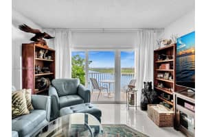 300 Bayview Dr APT 902, Sunny Isles Beach, FL 33160, - MLS#A11910498