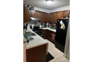 351 Palm Way 207, Pembroke Pines