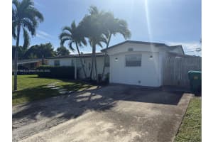 4930 Nw 13th St Lauderhill, FL 33313 - MLS#A11910576