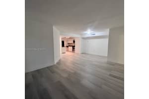 933 Ne 199th St 104, Miami