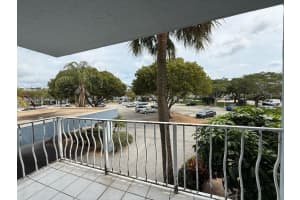 500 Executive Center Dr APT 2L, West Palm Beach, FL 33401, - MLS#A11910647