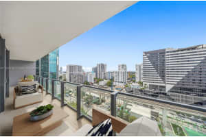 88 SW 7th St Apartment 1004, Miami, FL 33130, - MLS#A11910728