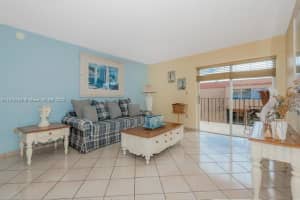 1890 W 56th Street 1423, Hialeah, Fl 33012, Hialeah