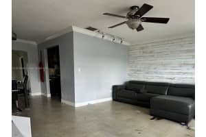 6390 Harding St Hollywood, FL 33024 - MLS#A11910808