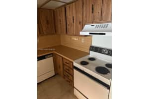 200 Lakeview Dr 102 Weston, FL 33326 - MLS#A11910815