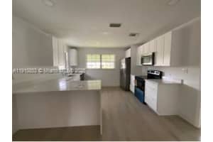 504 Sandpiper Cir Delray Beach, FL 33445 - MLS#A11910853