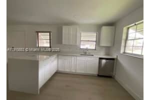 504 Sandpiper Cir Delray Beach, FL 33445 - MLS#A11910853