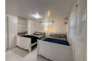 1131 Sw 14th Ave 2 Miami, FL 33135 - Off Market