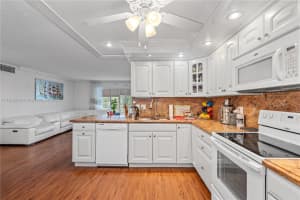 1425 Atlantic Shores Blvd 409 Hallandale Beach, FL 33009 - MLS#A11910869