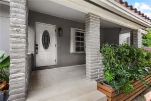 1220 Oriole Ave Miami Springs, FL 33166 - MLS#A11910871