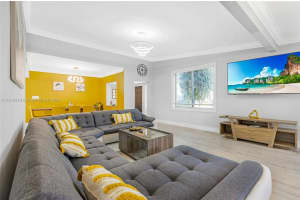 1984 Windward Dr Lauderdale By The Sea, FL 33062 - MLS#A11910879