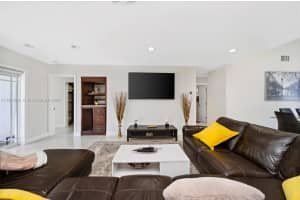 31 SE 12th St, Pompano Beach, FL 33060, - MLS#A11910881