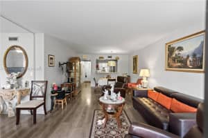 1000 Colony Point Cir 308 Pembroke Pines, FL 33026 - MLS#A11910894