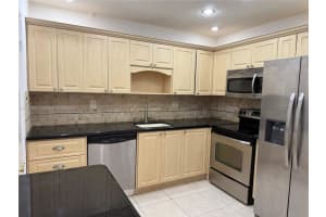 12810 Sw 43rd Dr 115-b, Miami