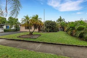 6811 Thomas St Hollywood, FL 33024 - MLS#A11910989