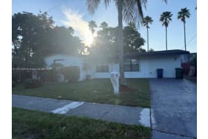 640 SW 11th Ave #640, Hallandale Beach, FL 33009, - MLS#A11911004