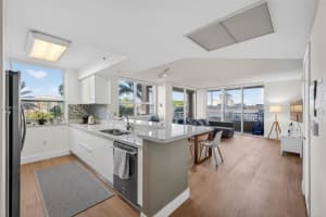 19501 W Country Club Dr 313, Aventura