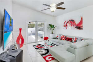 471 Sw 203rd Ave Pembroke Pines, FL 33029 - MLS#A11911074