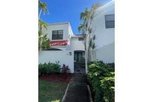 20900 Leeward Ct 213-1, Aventura
