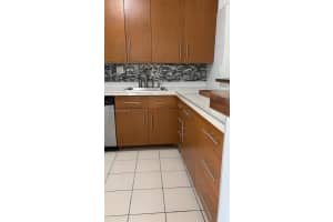 Building 15, 7925 Fairview Dr APT 110, Tamarac, FL 33321, - MLS#A11911106