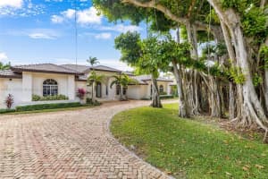7250 Sw 99th St, Pinecrest