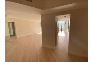 20281 E Country Club Dr 511 Aventura, FL 33180 - MLS#A11911297