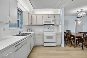 1354 N 12th Ct 11b Hollywood, FL 33019 - MLS#A11911302