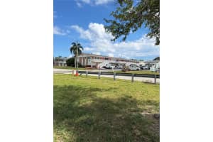 2286 Lake Osborne Dr APT 16, Lake Worth Beach, FL 33461, - MLS#A11911308