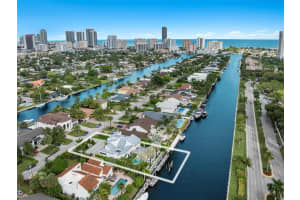 449 Holiday Dr Hallandale Beach, FL 33009 - MLS#A11911323