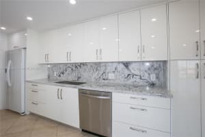 1800 Ne 114th St 2011 Miami, FL 33181 - MLS#A11911332