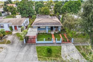 682 W 37th St Hialeah, FL 33012 - MLS#A11911352