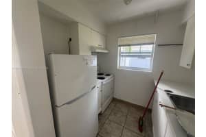 923 Se 2nd Ave 3 Hallandale Beach, FL 33009 - MLS#A11911360