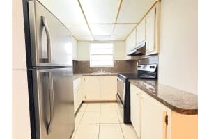 725 Ne 4th St 204 Hallandale Beach, FL 33009 - MLS#A11911382