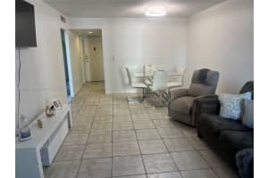 1825 W 44th Pl APT 309, Hialeah, FL 33012, - MLS#A11911419