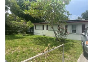 8420 Nw 33rd Ave Miami, FL 33147 - MLS#A11911430